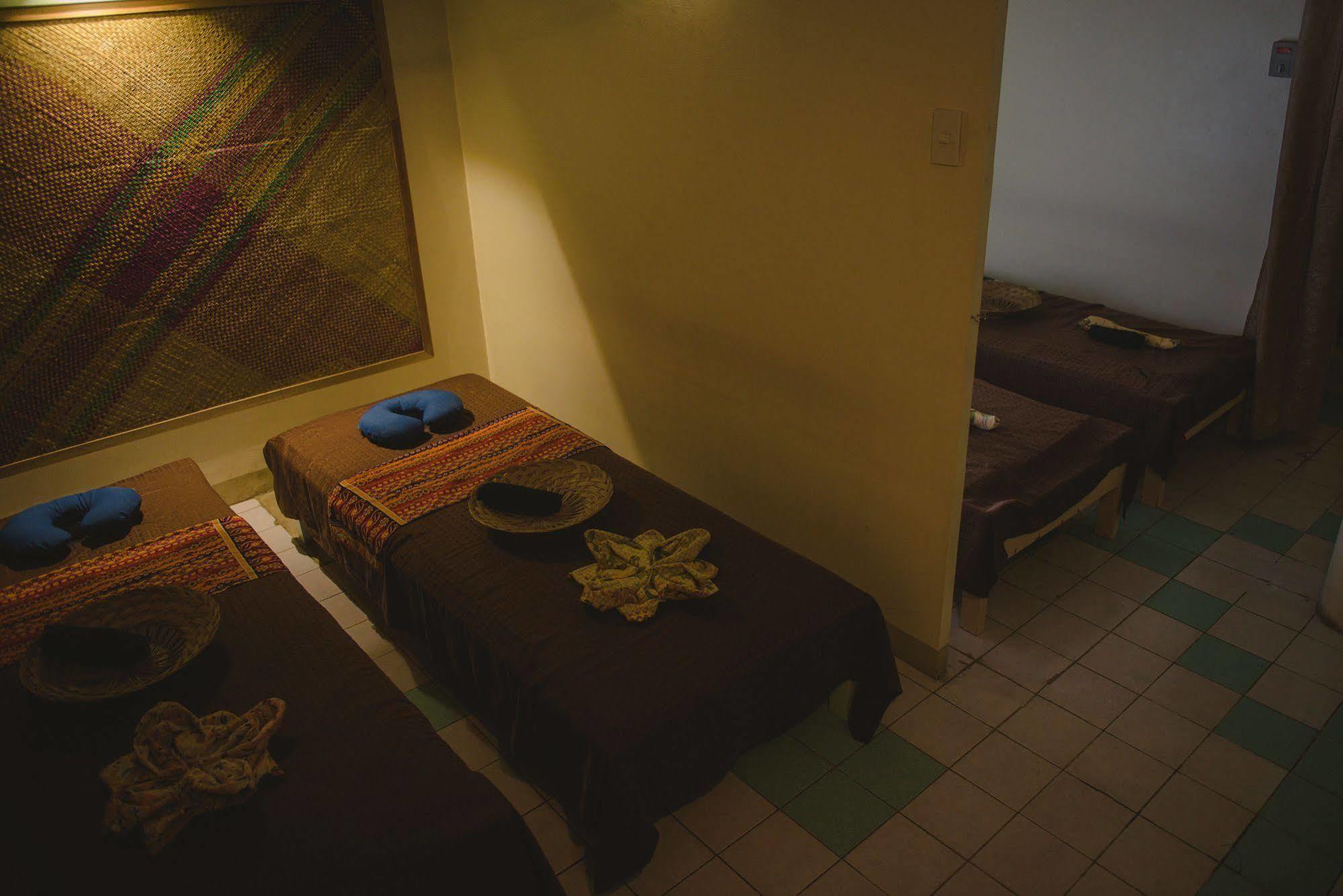 Maribago Seaview Pensione And Spa Lapu-Lapu City Buitenkant foto